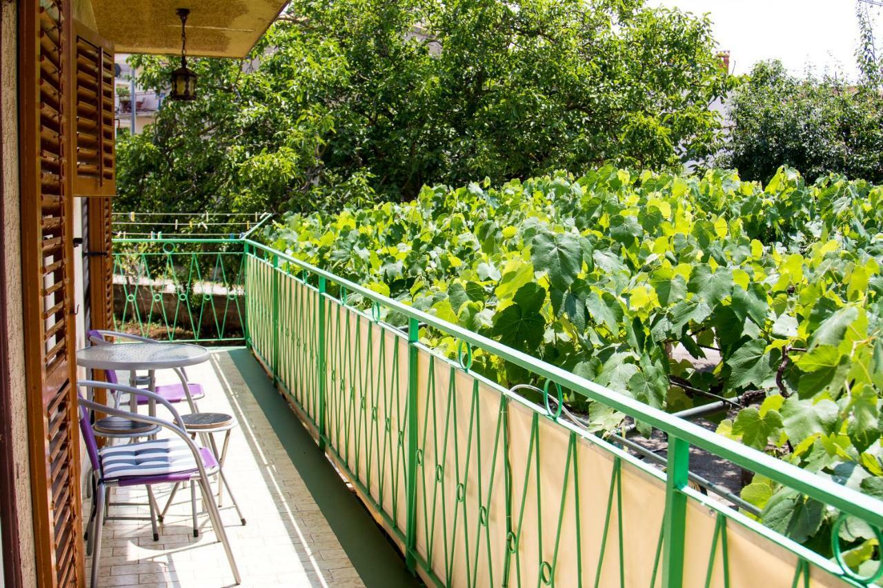 Garden Apartment *