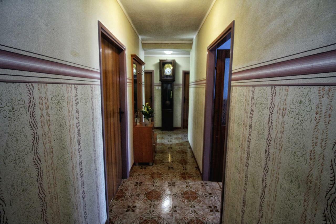 Garden Apartment *